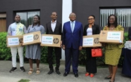 Côte d’Ivoire : Raphaël Tanoh(Ebony 2022) et Serges Kolia( Ebony 2018) reçoivent leur voiture