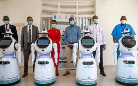 Au Rwanda, des robots pour assister le personnel soignant dans la prise en charge de la COVID-19