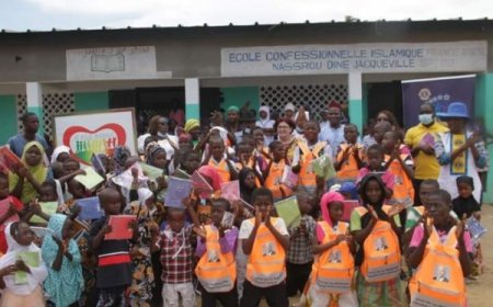 Rentrée Scolaire : L’ONG “Nklo Bakan” fait don aux écoles confessionnelles