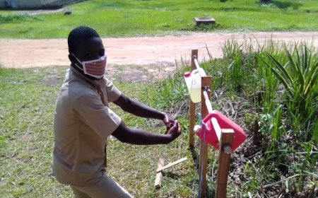 Côte d’Ivoire: Une classe de Terminale créée un dispositif original de lavage des mains à Tiébissou